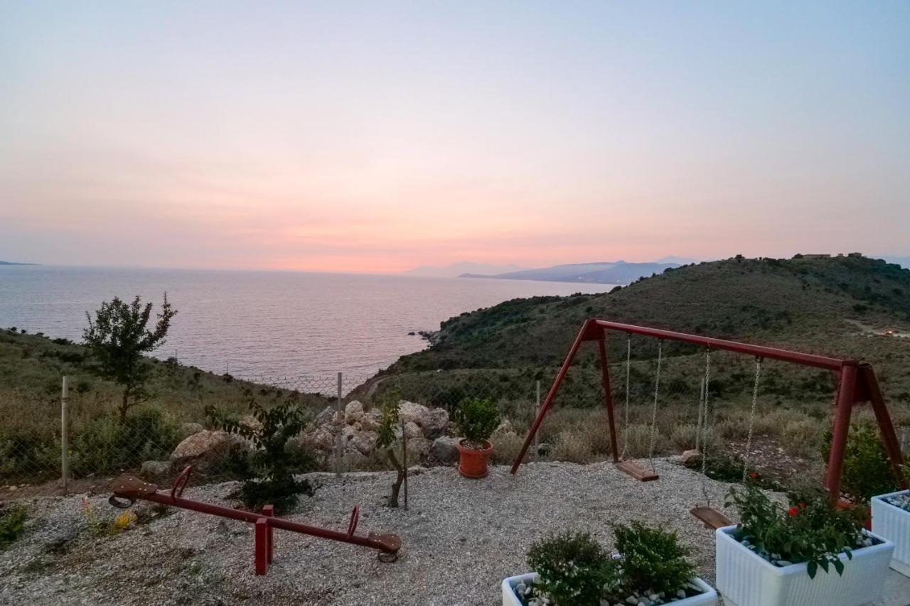 Twins Sarandë