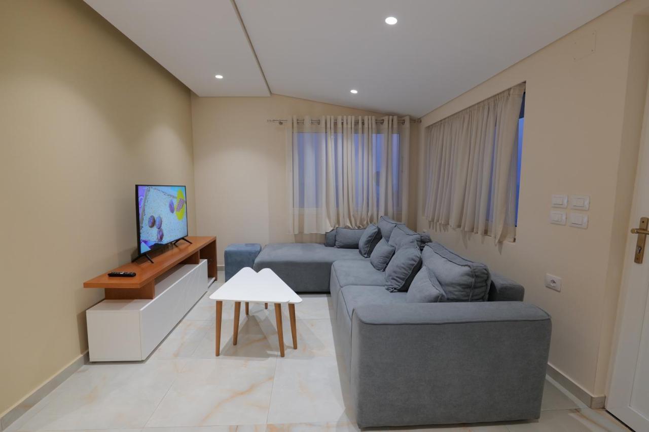 Twins Apartment *